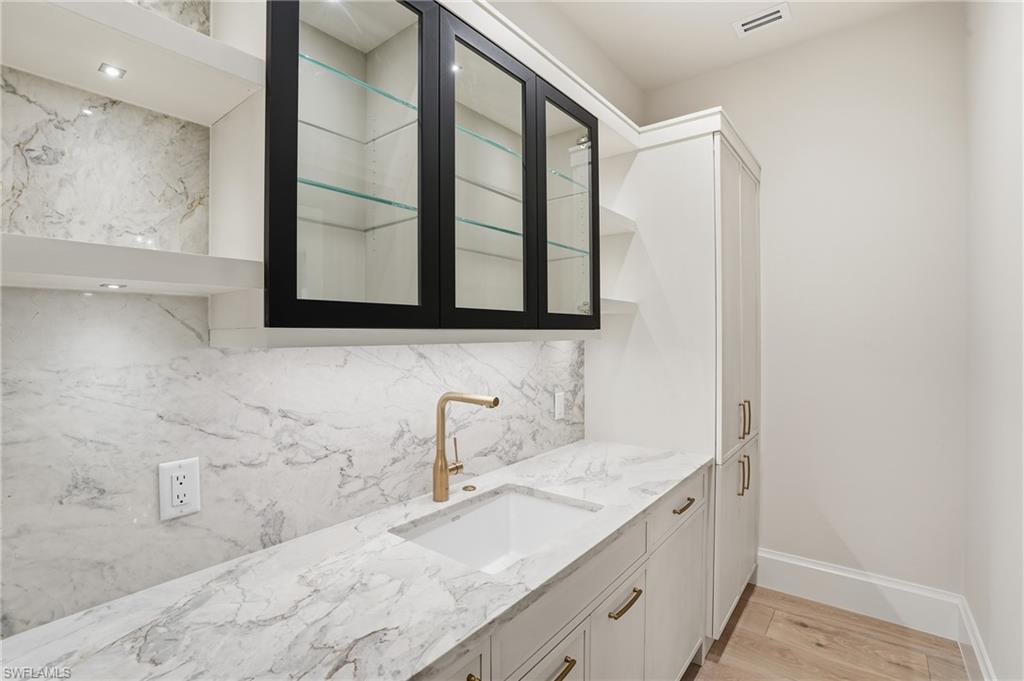 QUAIL WEST - Residential