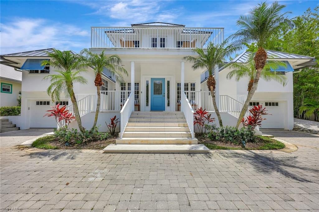 1500 Pelican AVE