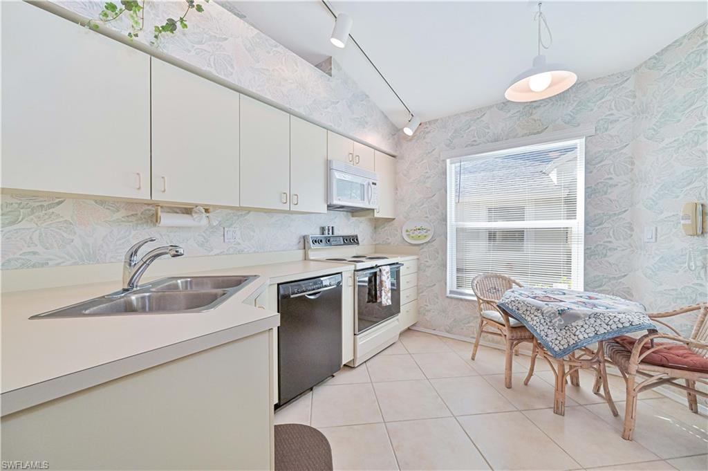 VILLAGES AT COUNTRY CREEK - Residential