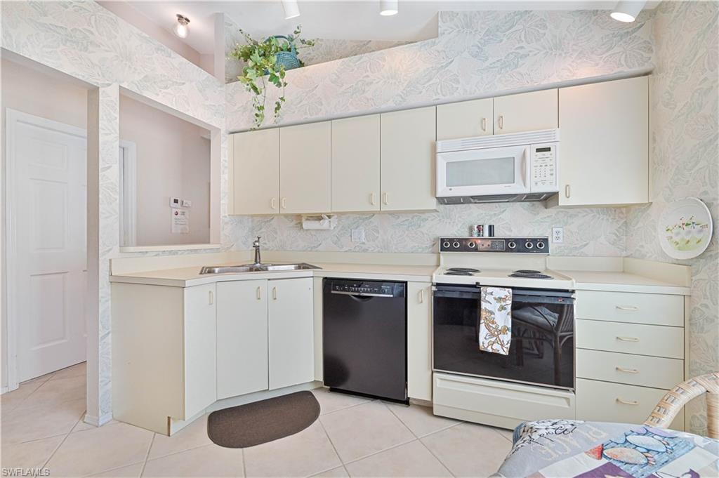 VILLAGES AT COUNTRY CREEK - Residential