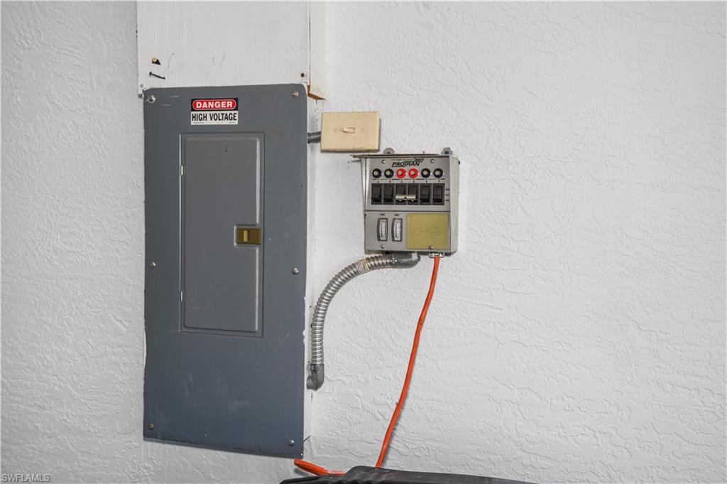 MIRROR LAKES - Residential