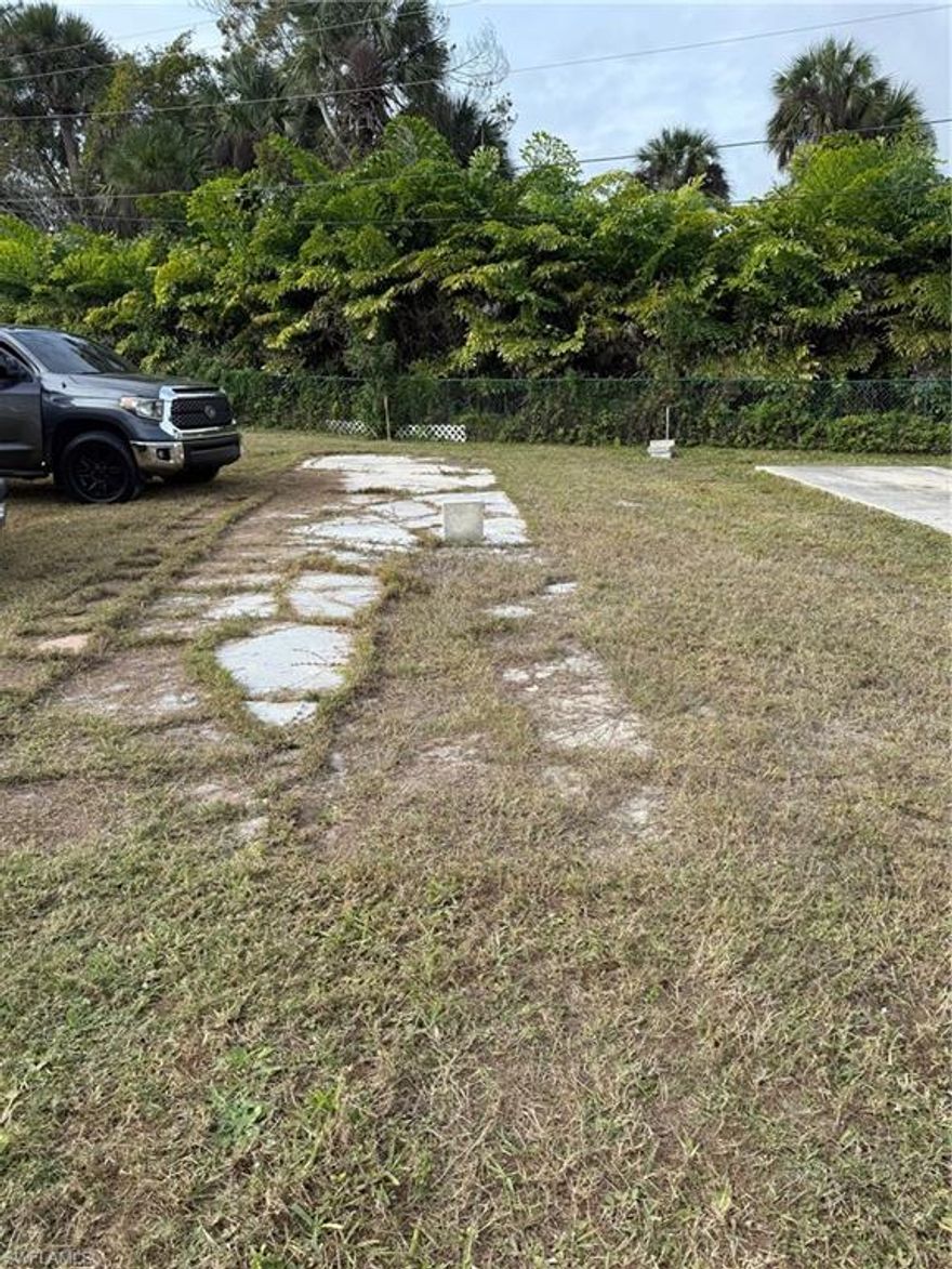 Gulf Access and you own the land. Lot in Mariner's Cove is a Gulf Access community with boat ramps and slips (wait list). Close to shopping, beaches, Airport and a great location in Estero. This is a 55 plus no pet's community.