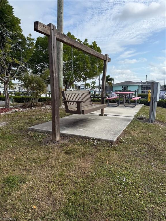 MARINERS COVE - Land