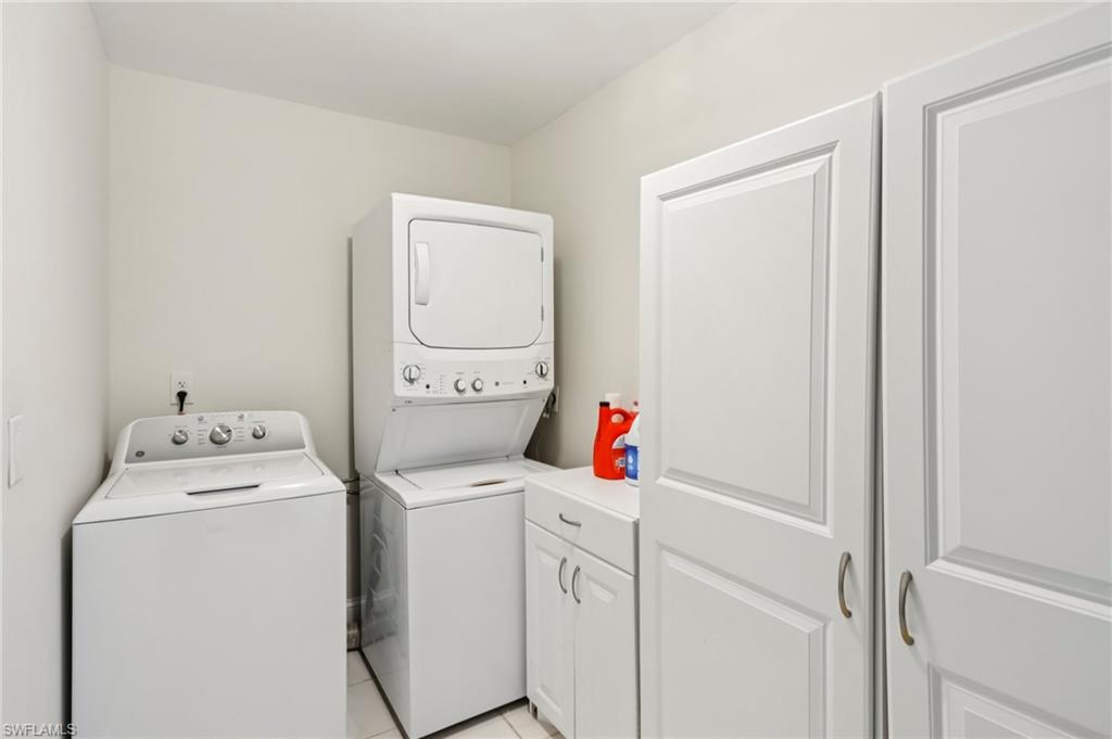LITTLE HICKORY SHORES - Residential