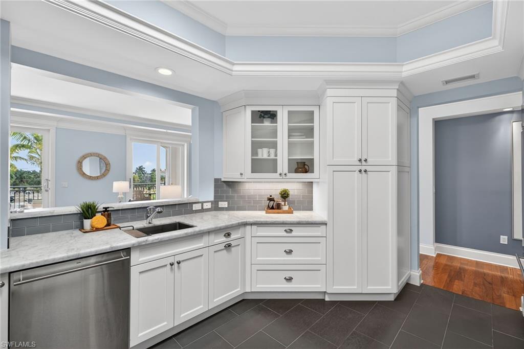 OLDE NAPLES - Residential