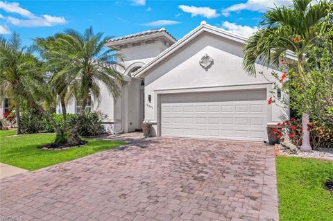 Photo of 15501 Cadiz LN, NAPLES, FL 34110 (MLS # 226017599)