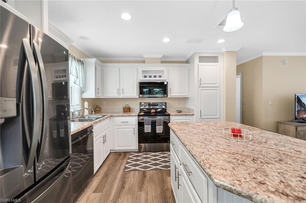 SILVER LAKES - Residential