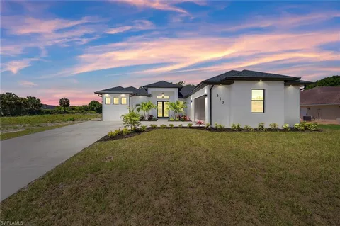 613 Hibiscus Ave, Lehigh Acres, FL 33972 - #: 224036484