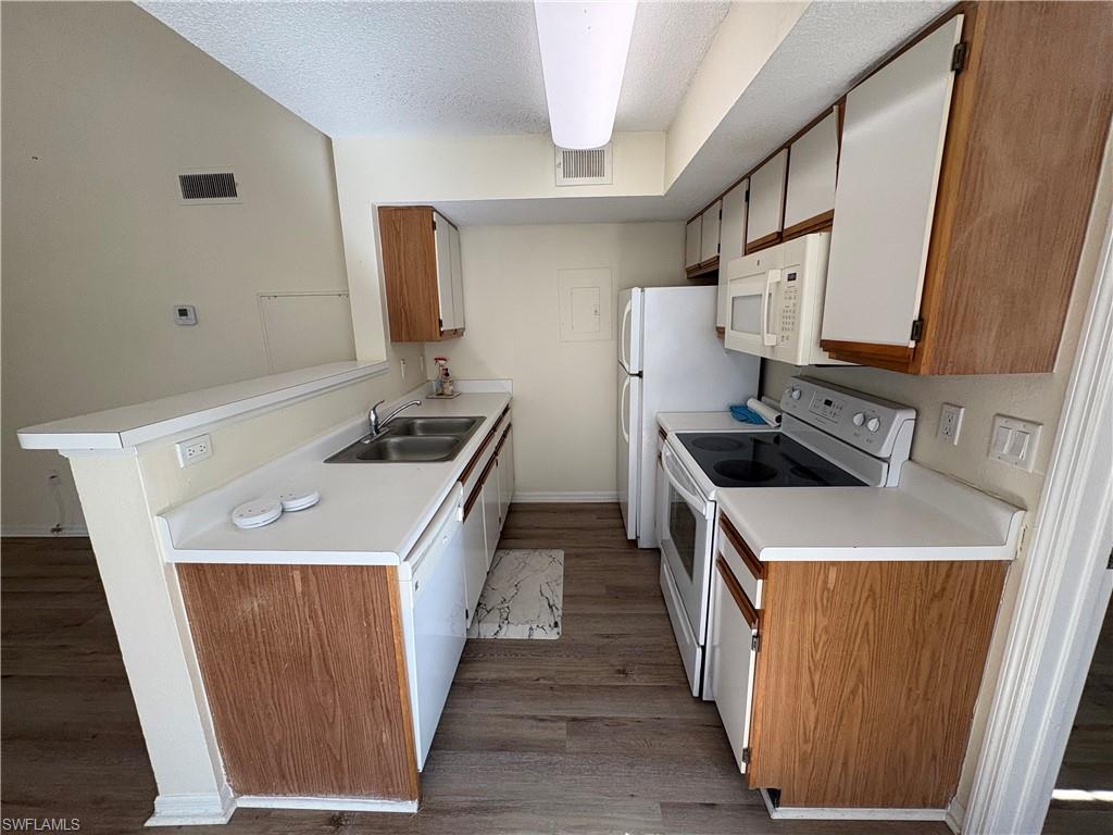 VENETIAN PALMS - Residential