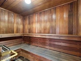 VENETIAN PALMS - Residential