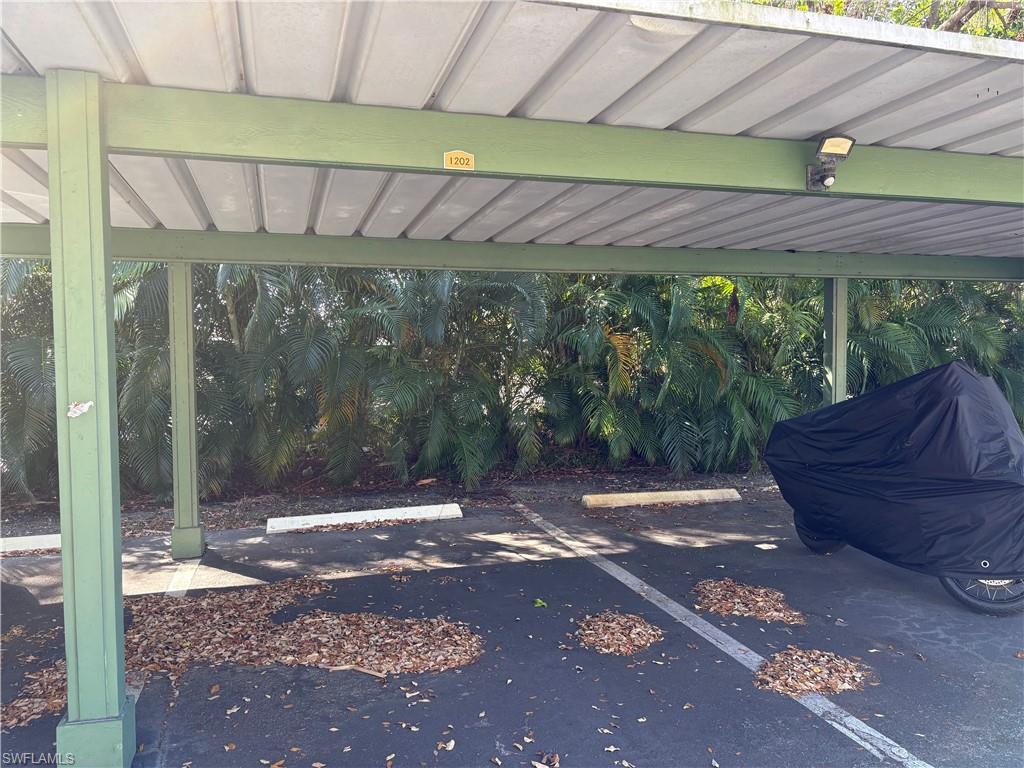 VENETIAN PALMS - Residential