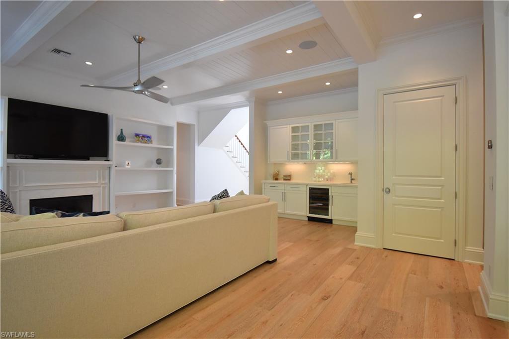 OLDE NAPLES - Residential