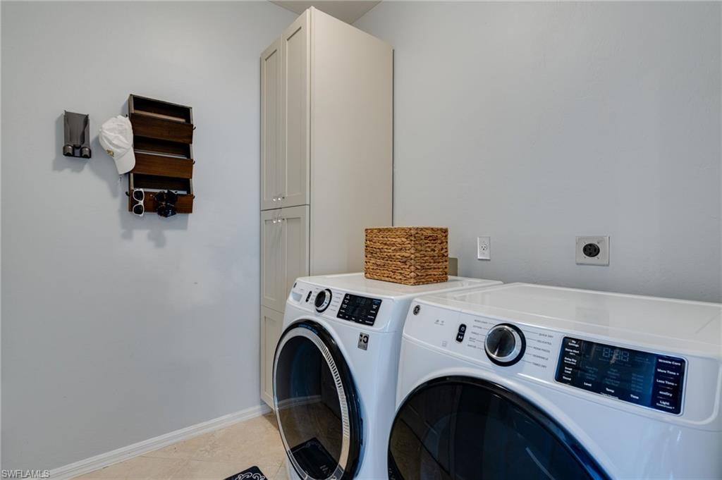 SILVERLAKES - Residential