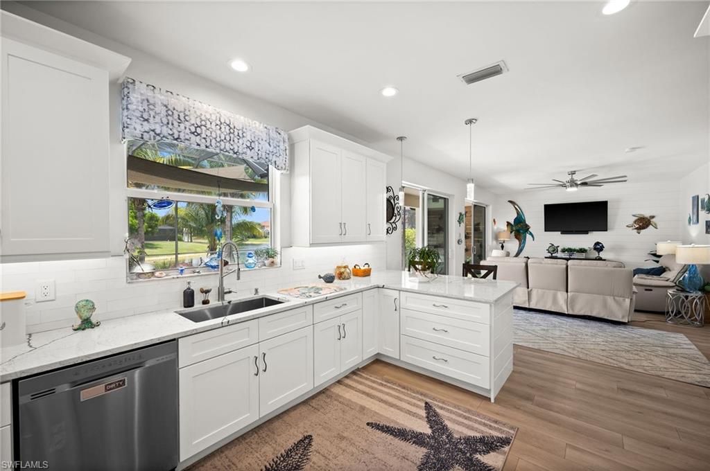 LAUREL LAKES - Residential