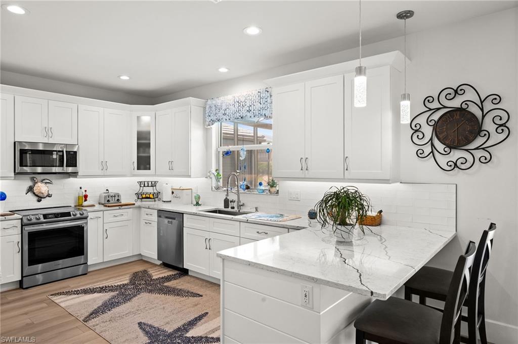 LAUREL LAKES - Residential