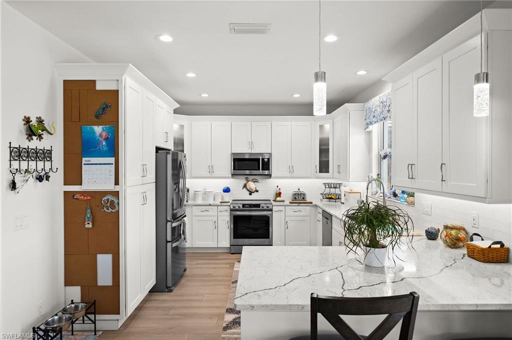 LAUREL LAKES - Residential