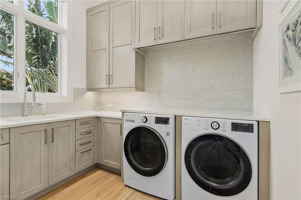 PARK SHORE - Residential