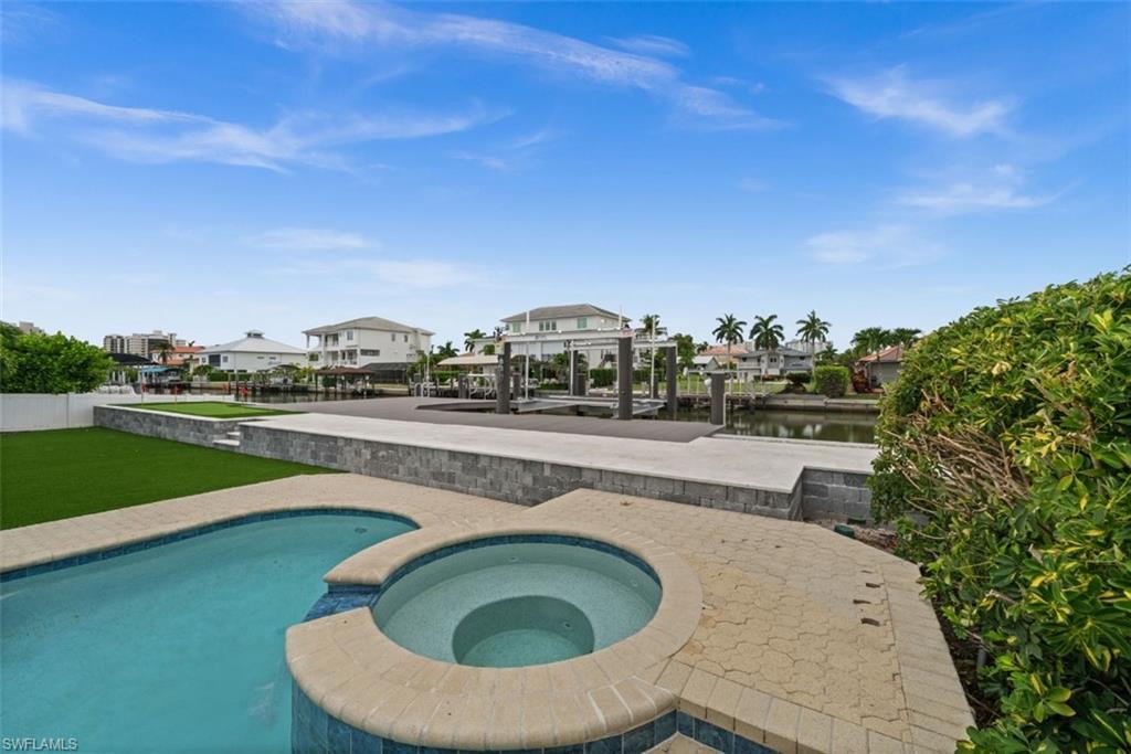 373 Egret AVE