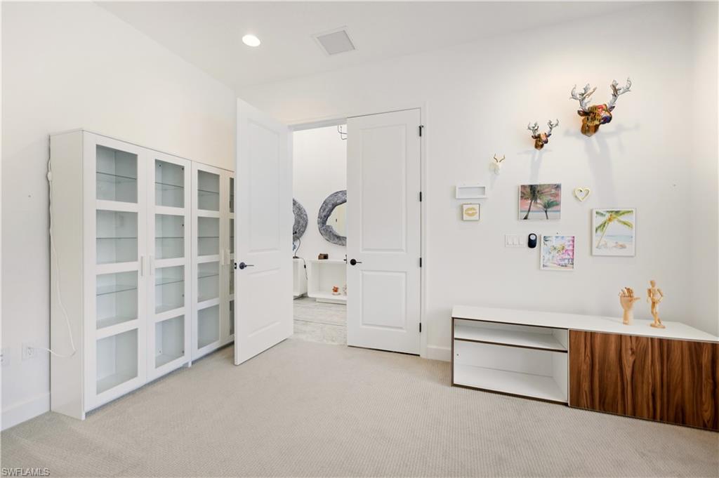 VALENCIA TRAILS - Residential Lease