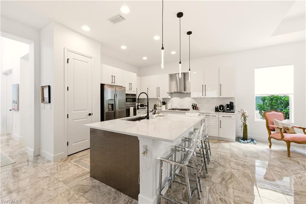 VALENCIA TRAILS - Residential Lease