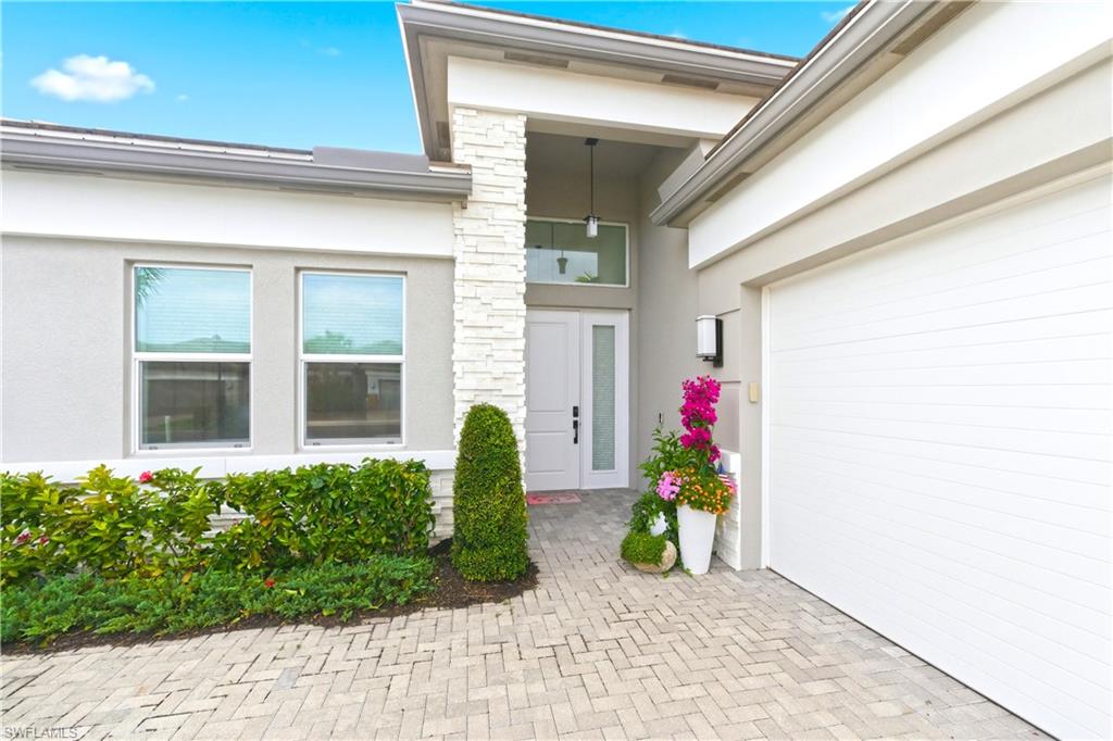 VALENCIA TRAILS - Residential Lease