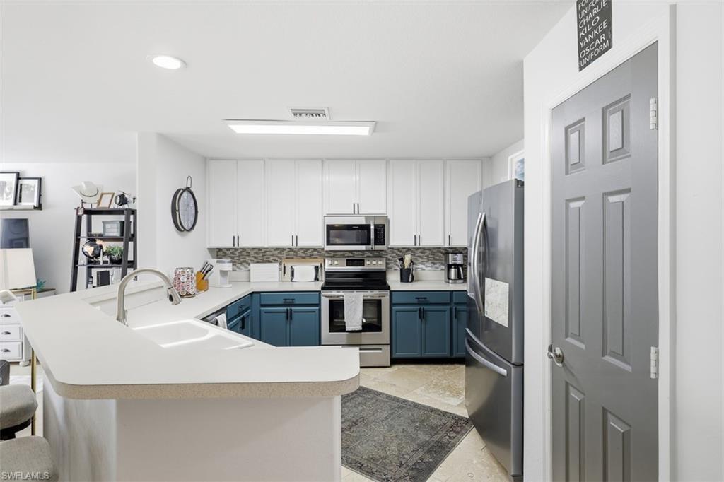 BAYSHORE COMMONS - Residential