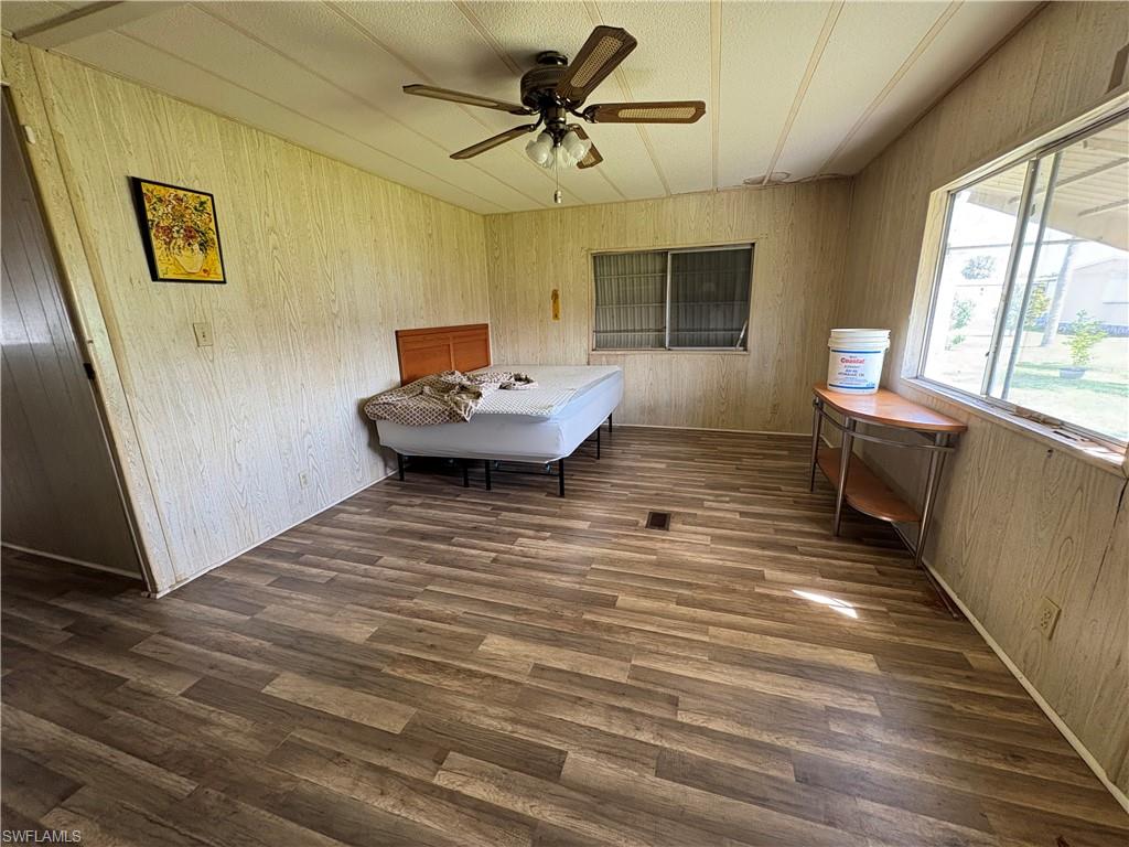 LAZY DAYS MOBILE VILLAGE - Residential