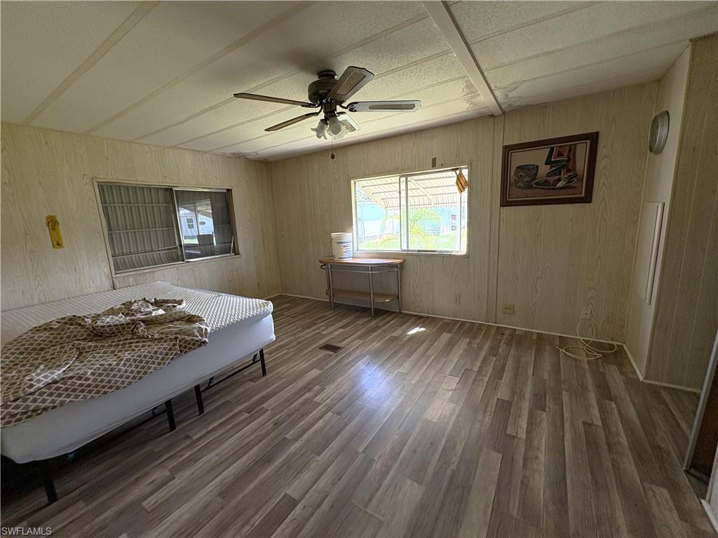 LAZY DAYS MOBILE VILLAGE - Residential