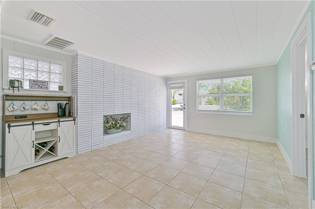 ISLAND HARBORS - Residential