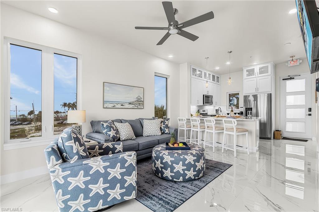 ISLAND SHORES - Residential