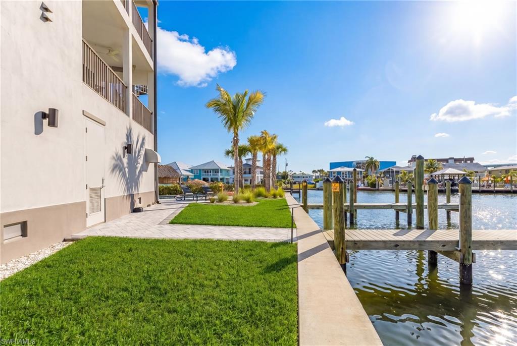 ISLAND SHORES - Residential