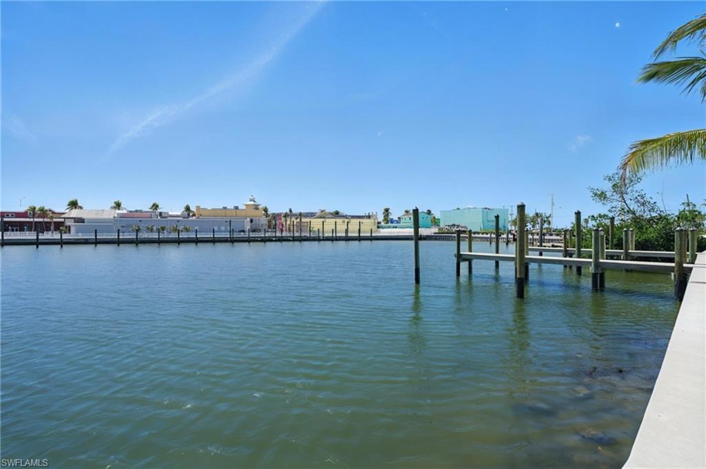 ISLAND SHORES - Residential