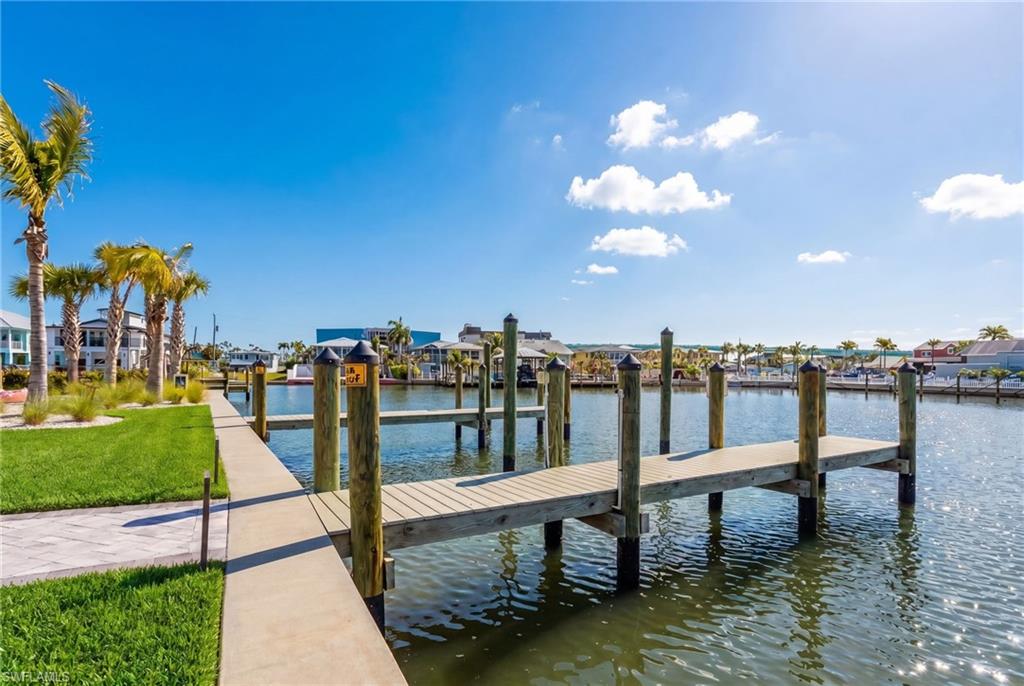 ISLAND SHORES - Residential