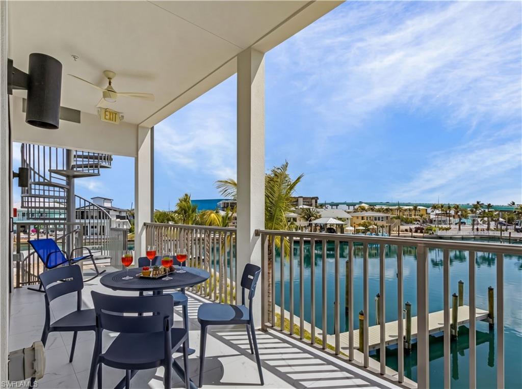 ISLAND SHORES - Residential
