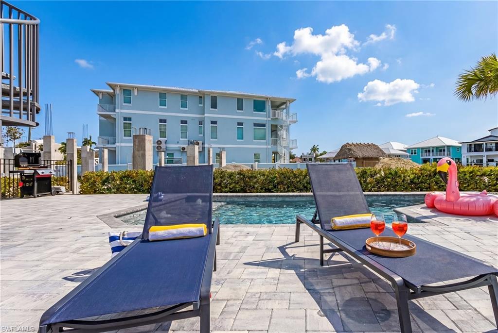 ISLAND SHORES - Residential