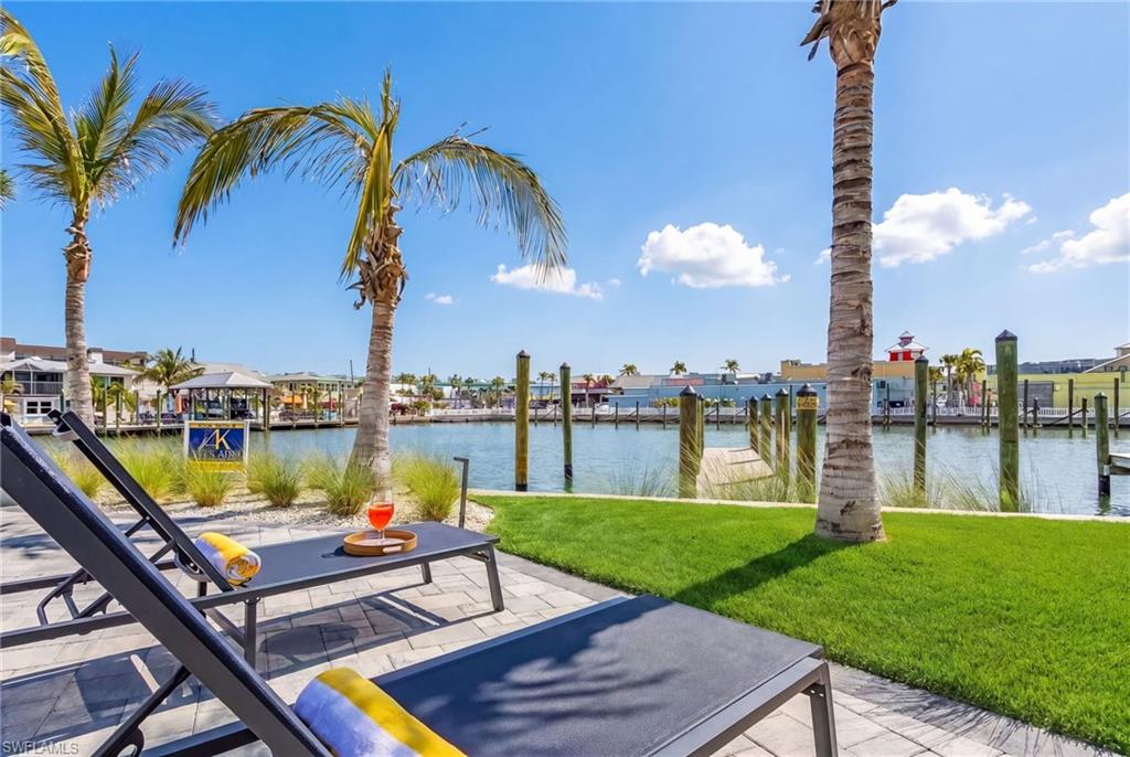 ISLAND SHORES - Residential