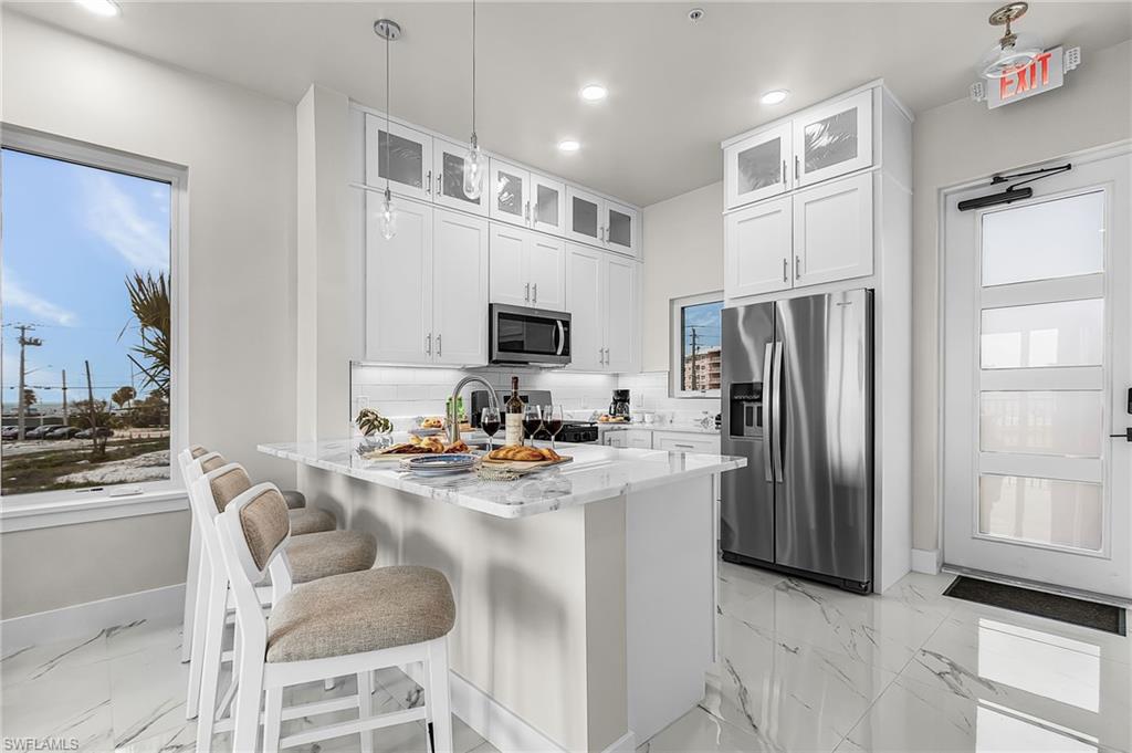 ISLAND SHORES - Residential