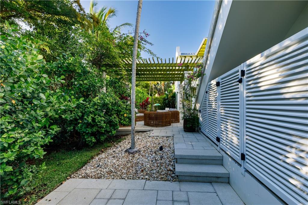 OLDE NAPLES - Residential