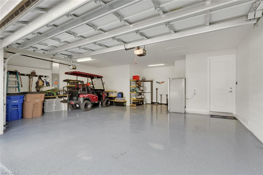 HAMPTON LAKES - Residential