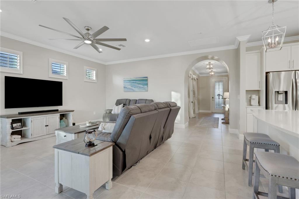 HAMPTON LAKES - Residential