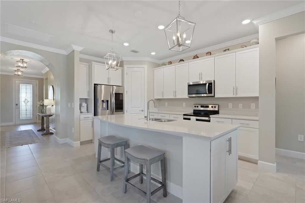 HAMPTON LAKES - Residential