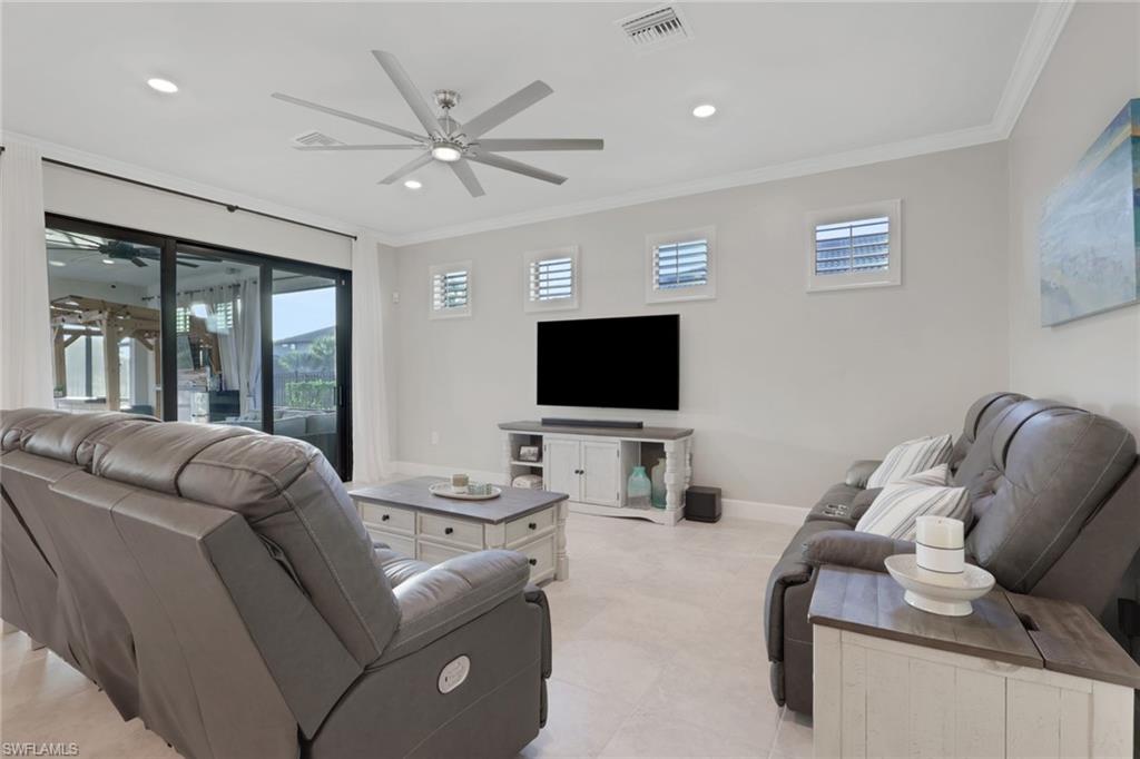 HAMPTON LAKES - Residential