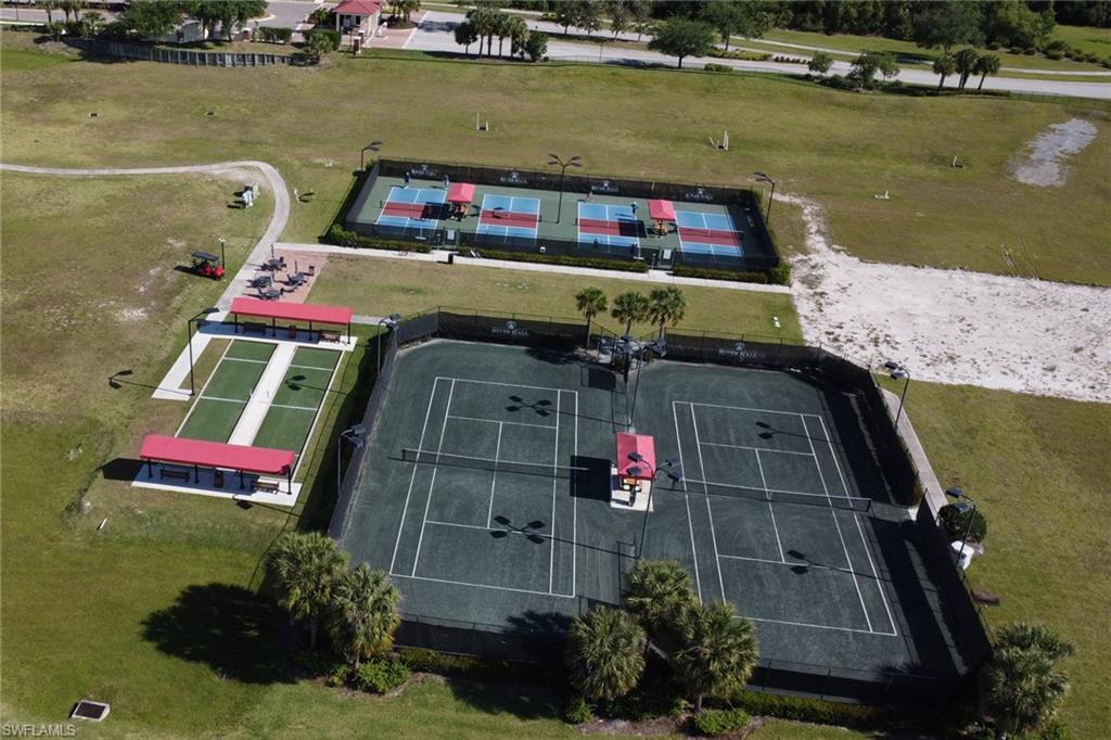 HAMPTON LAKES - Residential