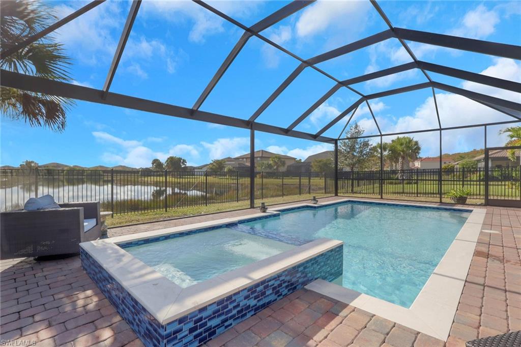 HAMPTON LAKES - Residential