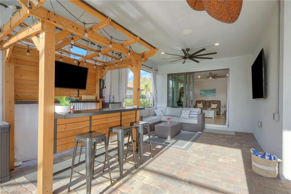 HAMPTON LAKES - Residential