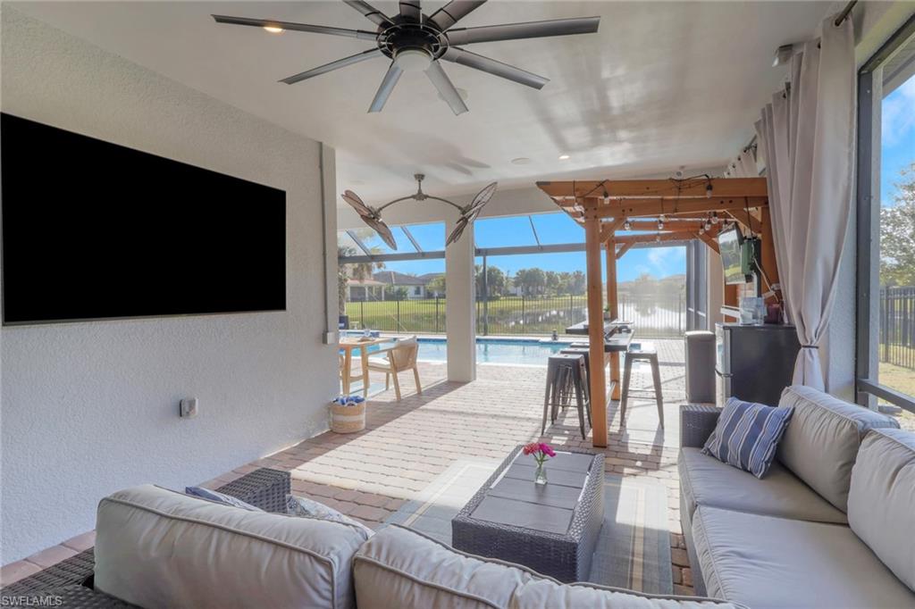 HAMPTON LAKES - Residential