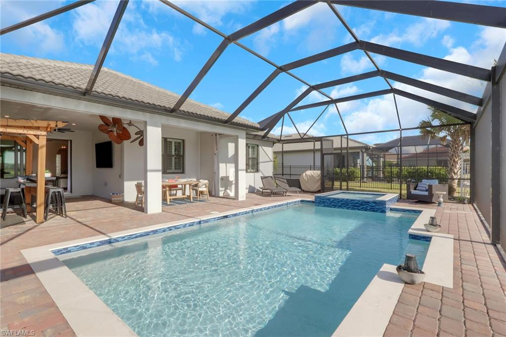 HAMPTON LAKES - Residential