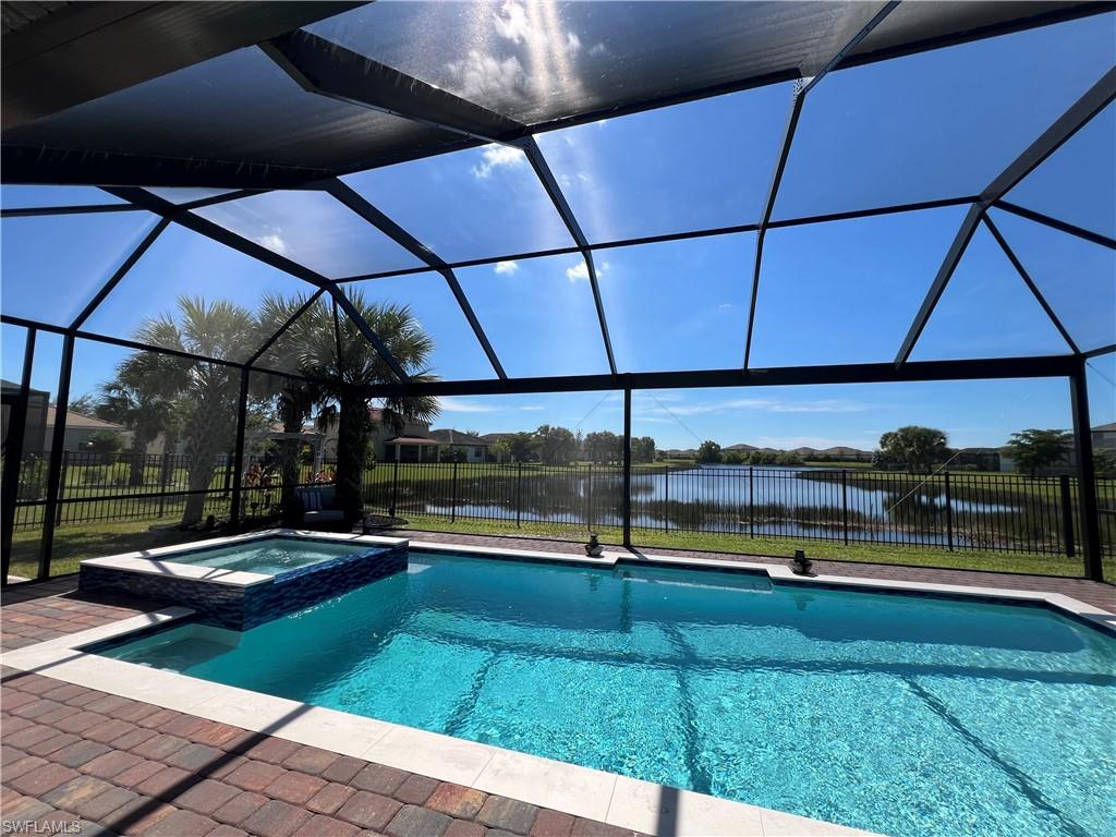 HAMPTON LAKES - Residential