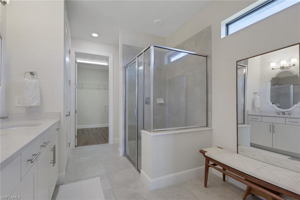 HAMPTON LAKES - Residential