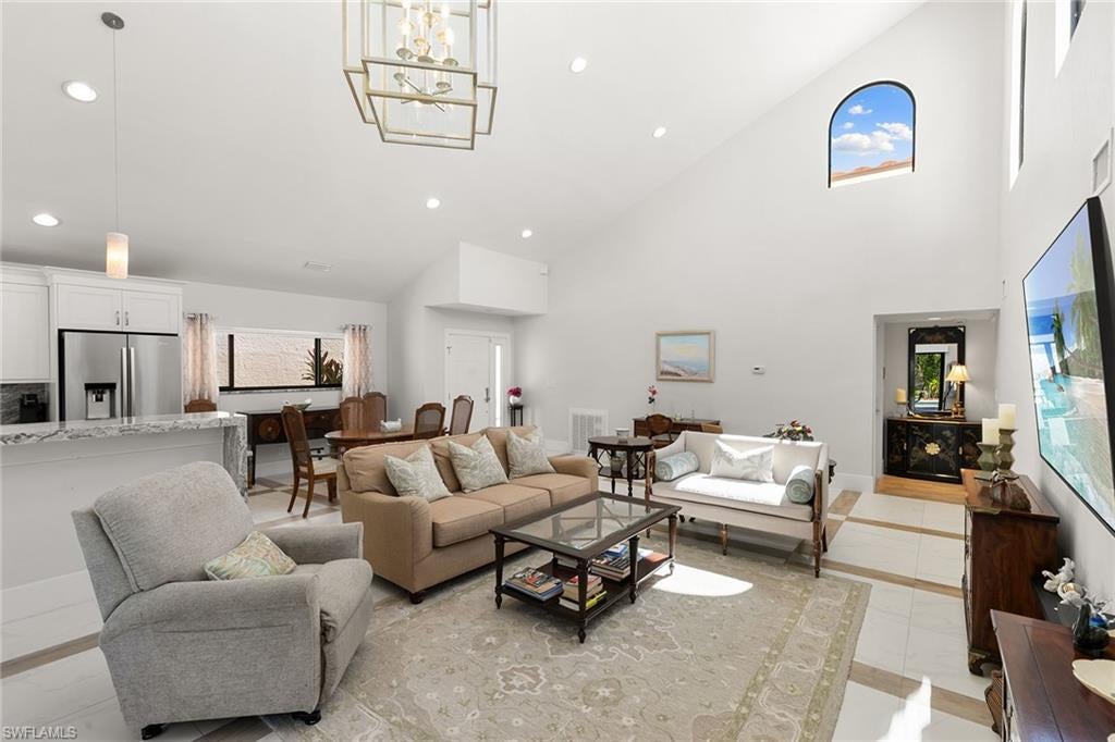 805 Sand Pointe DR 4
